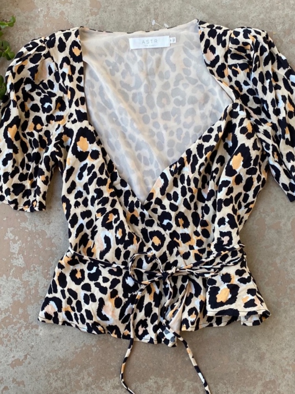 Astr Leopard Print Square Neck Puff Sleeve Top - Beige/Black - Picture 3 of 4